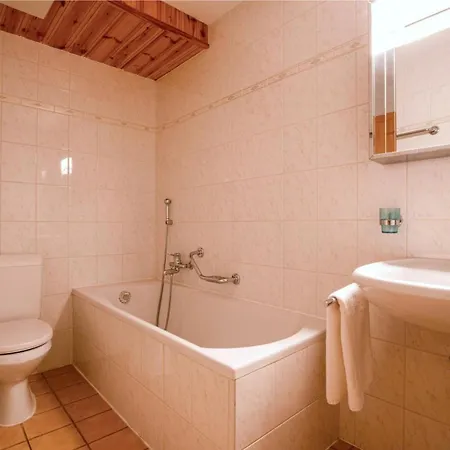 Cretes X2 212 Sunny 6 Pers Apartment